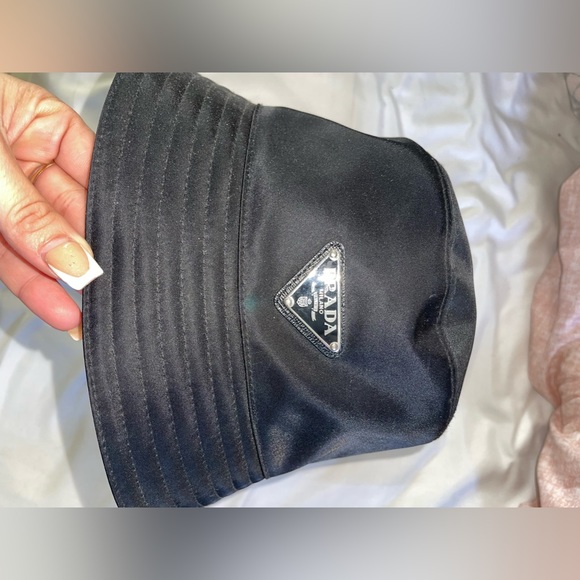 Hat Prada - Picture 3 of 5